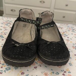 Jambu Mary Jane hiking shoes. Black with green flowers Velcro ankle strap. EUC